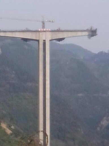 仁赤高速项目塔吊工程